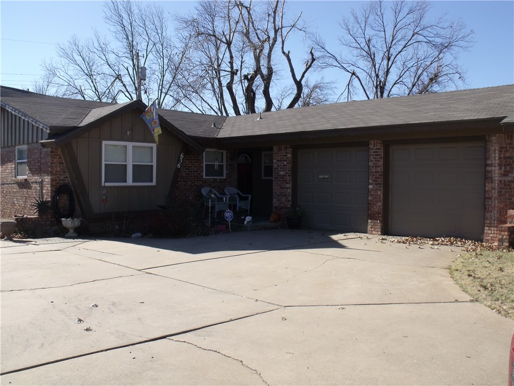 636 E 27th Pl, Edmond, OK 73013 photo 1