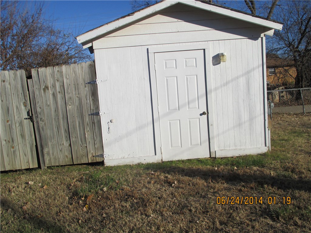 2016 N College Ave, Bethany, OK 73008 photo 9