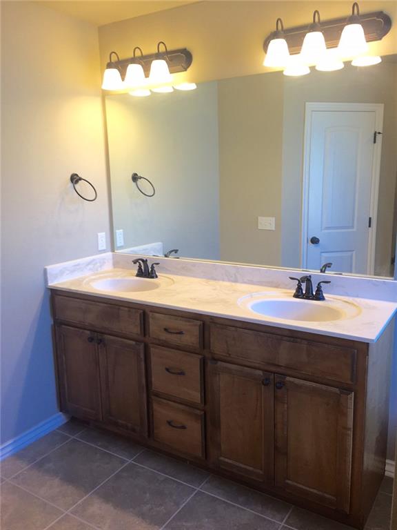 705 Apple Tree Ln, Moore, OK 73160 photo 11