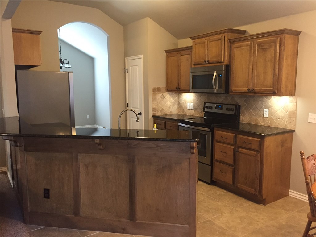 705 Apple Tree Ln, Moore, OK 73160 photo 5
