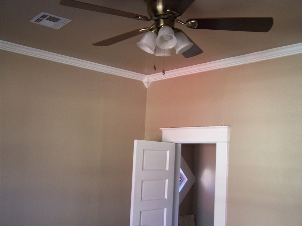 711 E Harrison, Guthrie, OK 73044 photo 9
