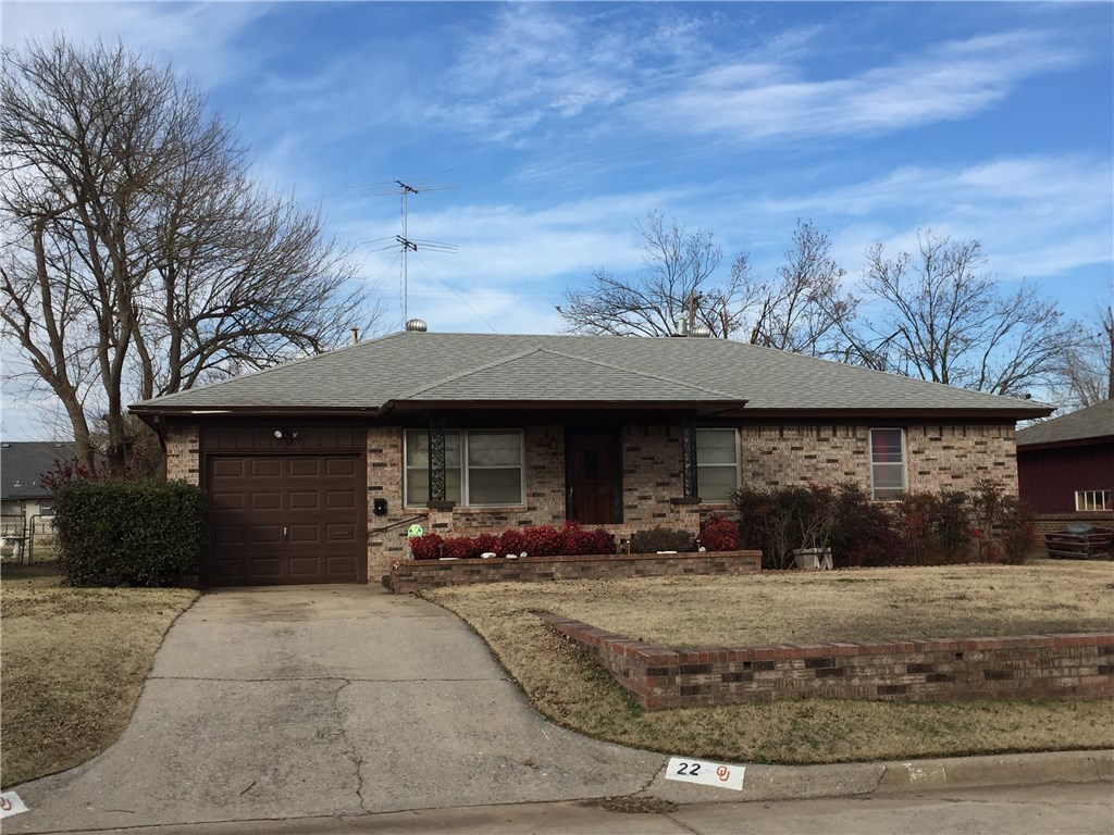 22 Circle, Chickasha, OK 73018 photo 1