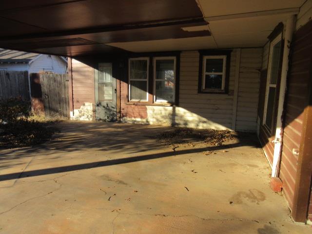 320 E Warner, Guthrie, OK 73044 photo 3