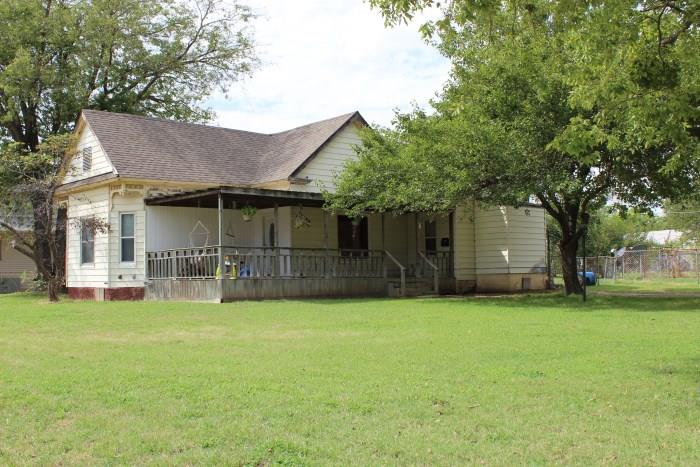 421 E Main St, Stroud, OK 74079 photo 1