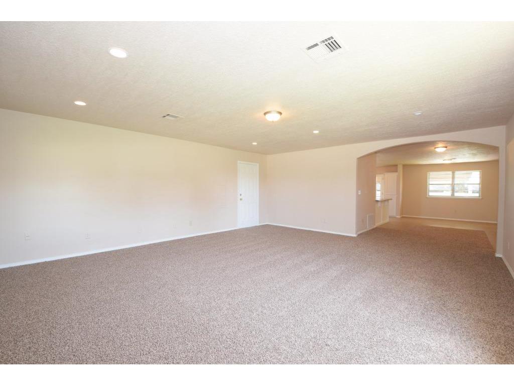 716 Wilkinson Dr, Moore, OK 73160 photo 10