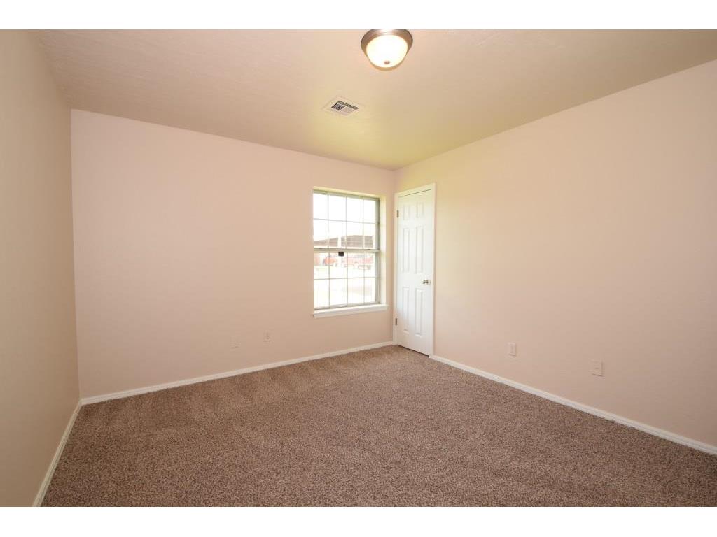 716 Wilkinson Dr, Moore, OK 73160 photo 21