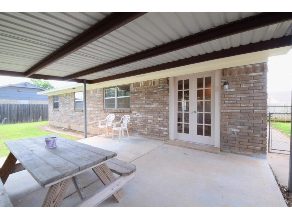 716 Wilkinson Dr, Moore, OK 73160 photo 5
