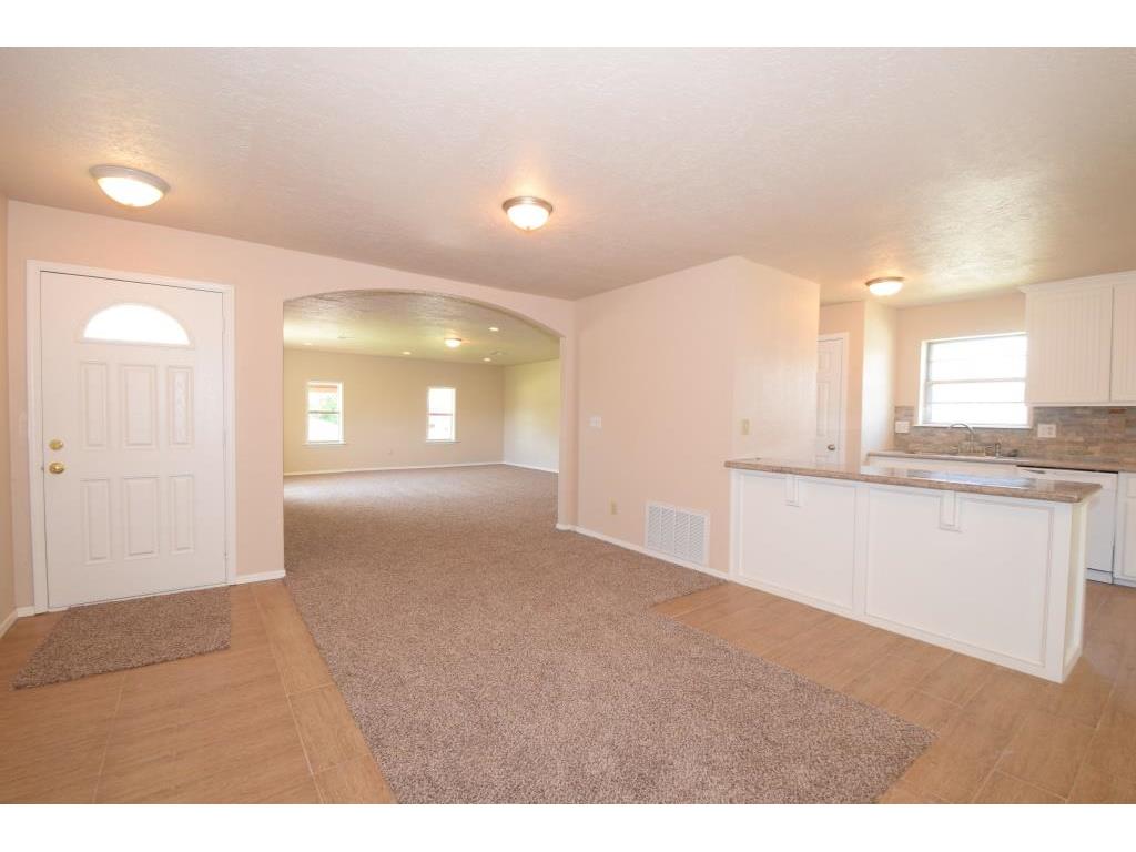 716 Wilkinson Dr, Moore, OK 73160 photo 14
