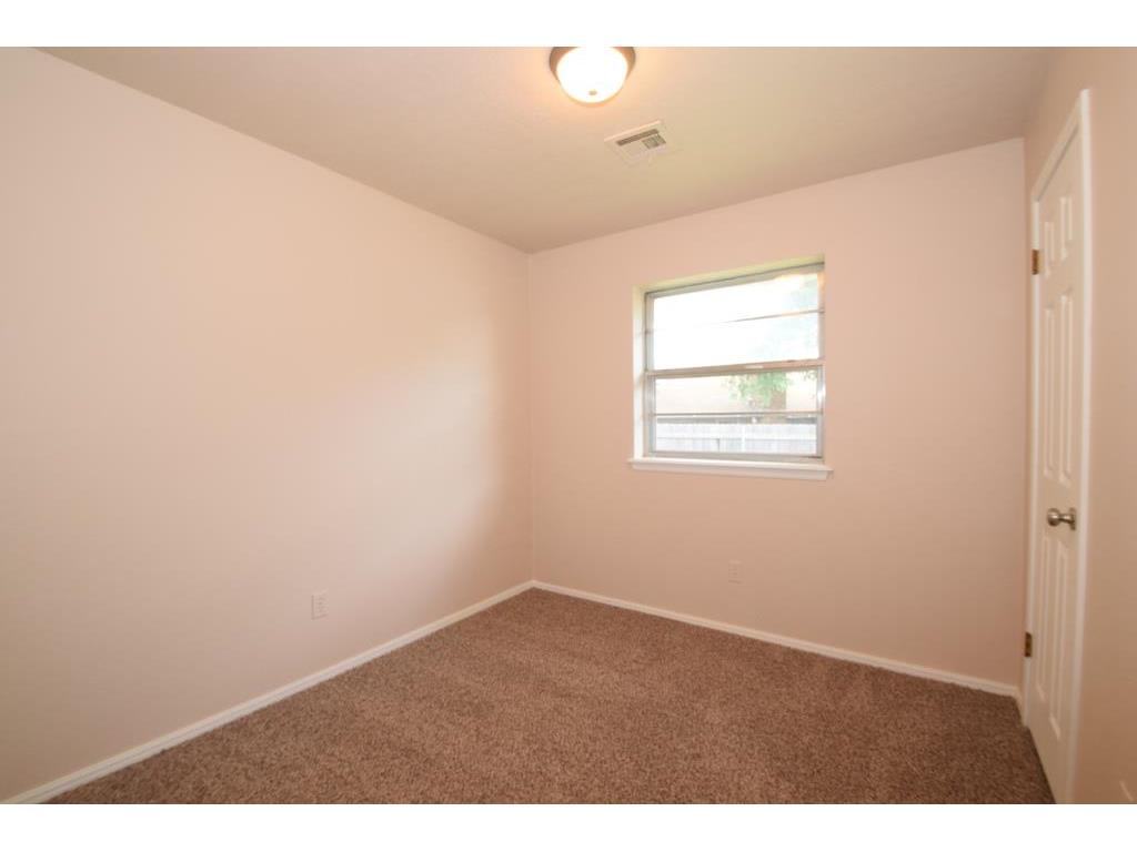 716 Wilkinson Dr, Moore, OK 73160 photo 33