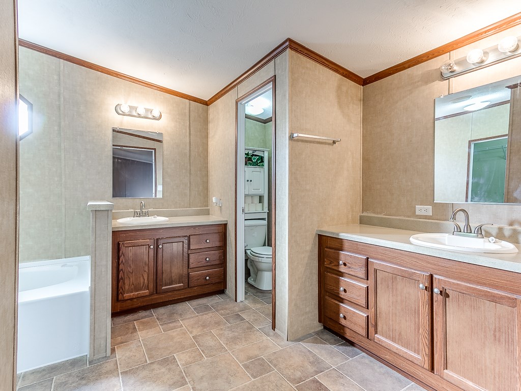 2027 Fox, Tuttle, OK 73089 photo 5