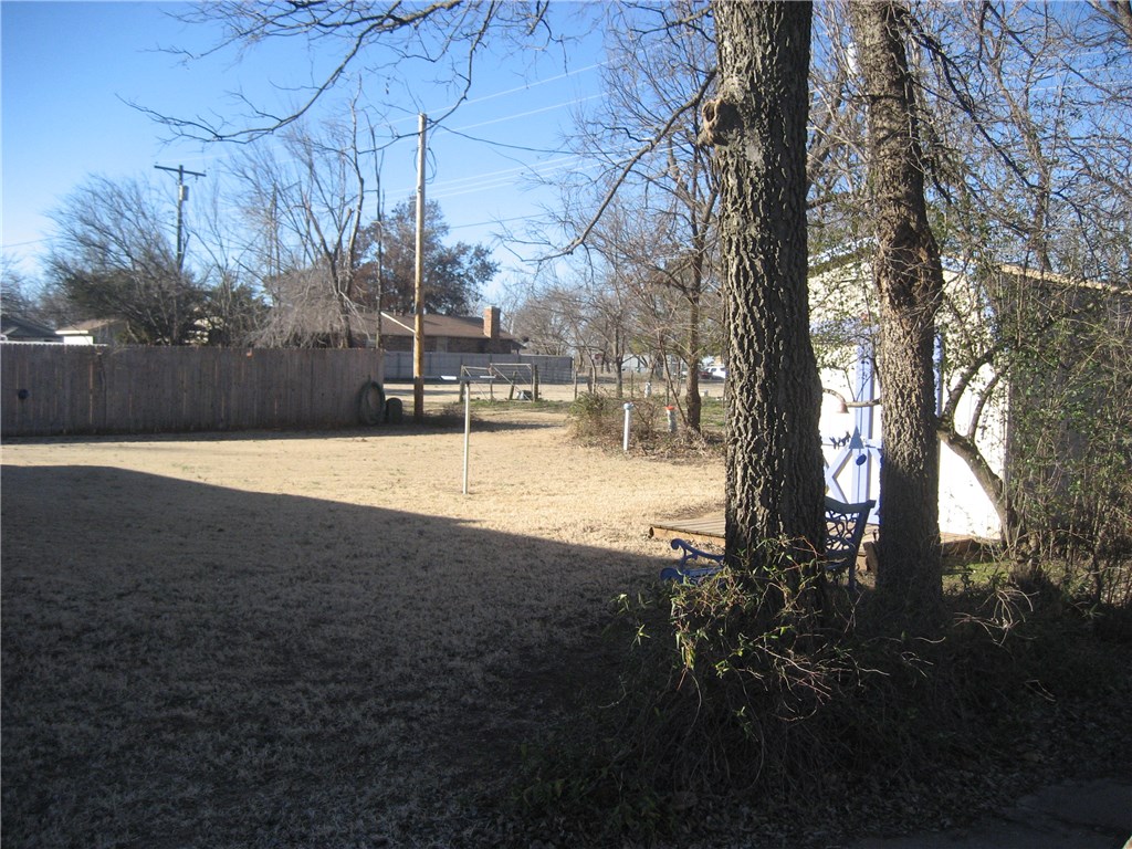 501 SW 4th St, Tuttle, OK 73089 photo 5