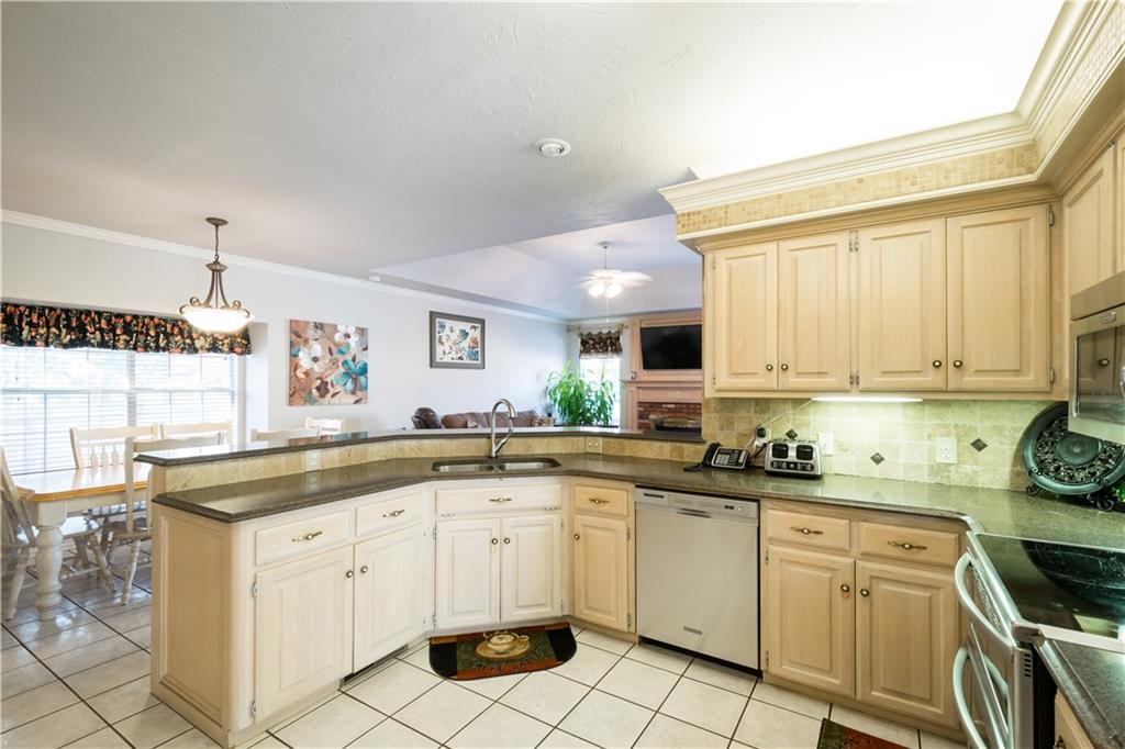4113 Devon Dr, Edmond, OK 73034 photo 5