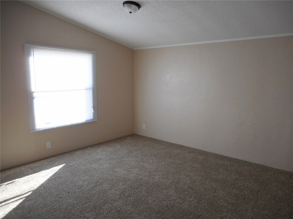 29404 Memorial Rd, Mcloud, OK 74851 photo 15