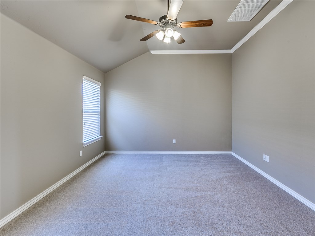 4237 Red Apple Ter, Moore, OK 73160 photo 16