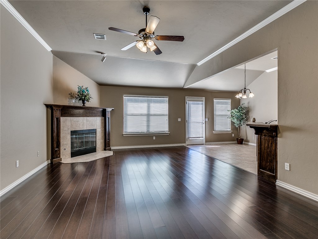 4237 Red Apple Ter, Moore, OK 73160 photo 8