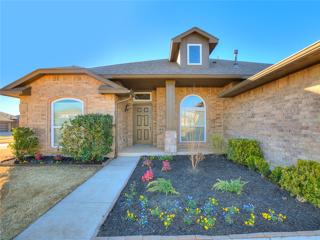 4237 Red Apple Ter, Moore, OK 73160 photo 3