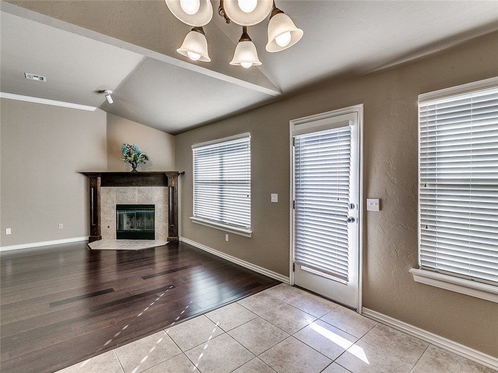 4237 Red Apple Ter, Moore, OK 73160 photo 10