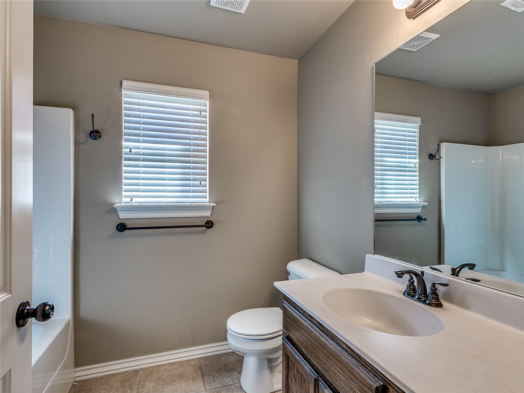 4237 Red Apple Ter, Moore, OK 73160 photo 25