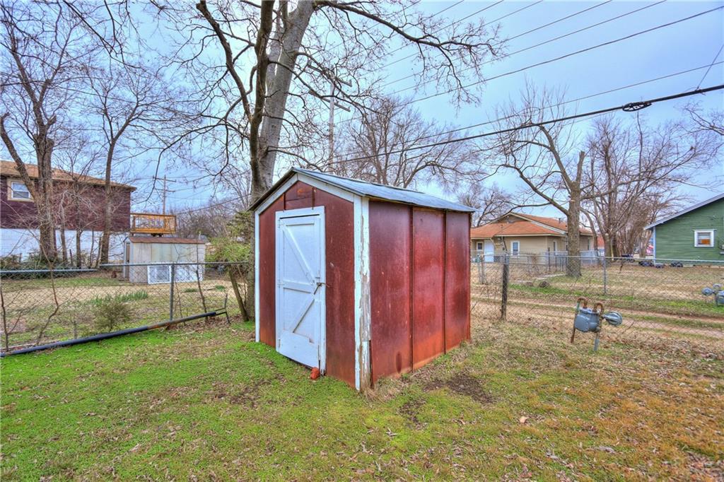 104 E Johnson, Norman, OK 73069 photo 18