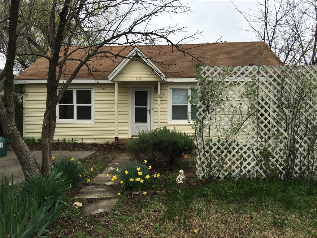 102 E Himes St, Norman, OK 73069 photo 1