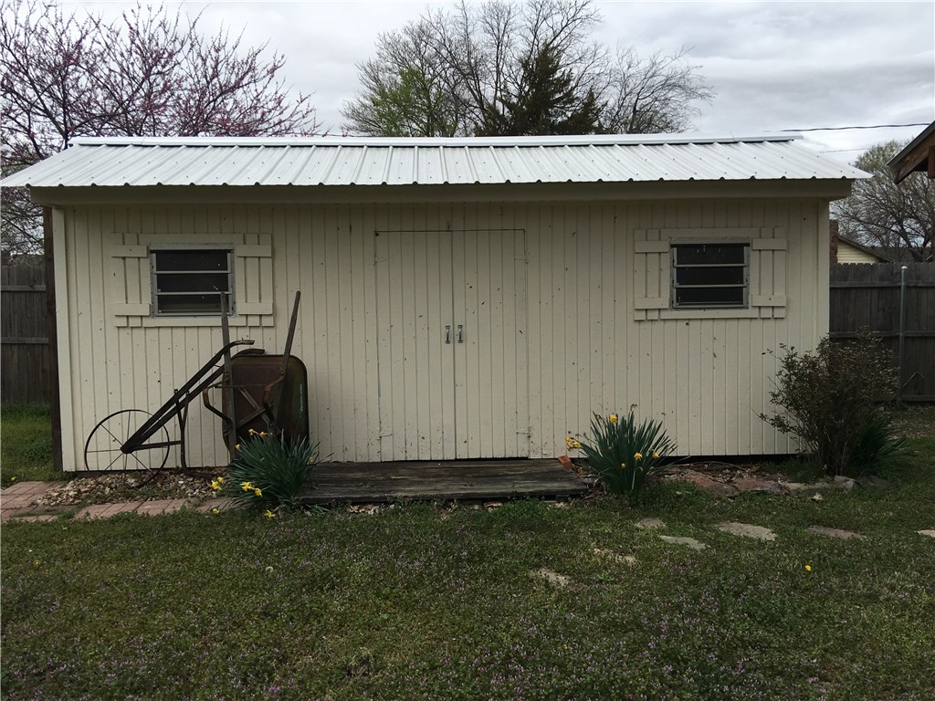 102 E Himes St, Norman, OK 73069 photo 18