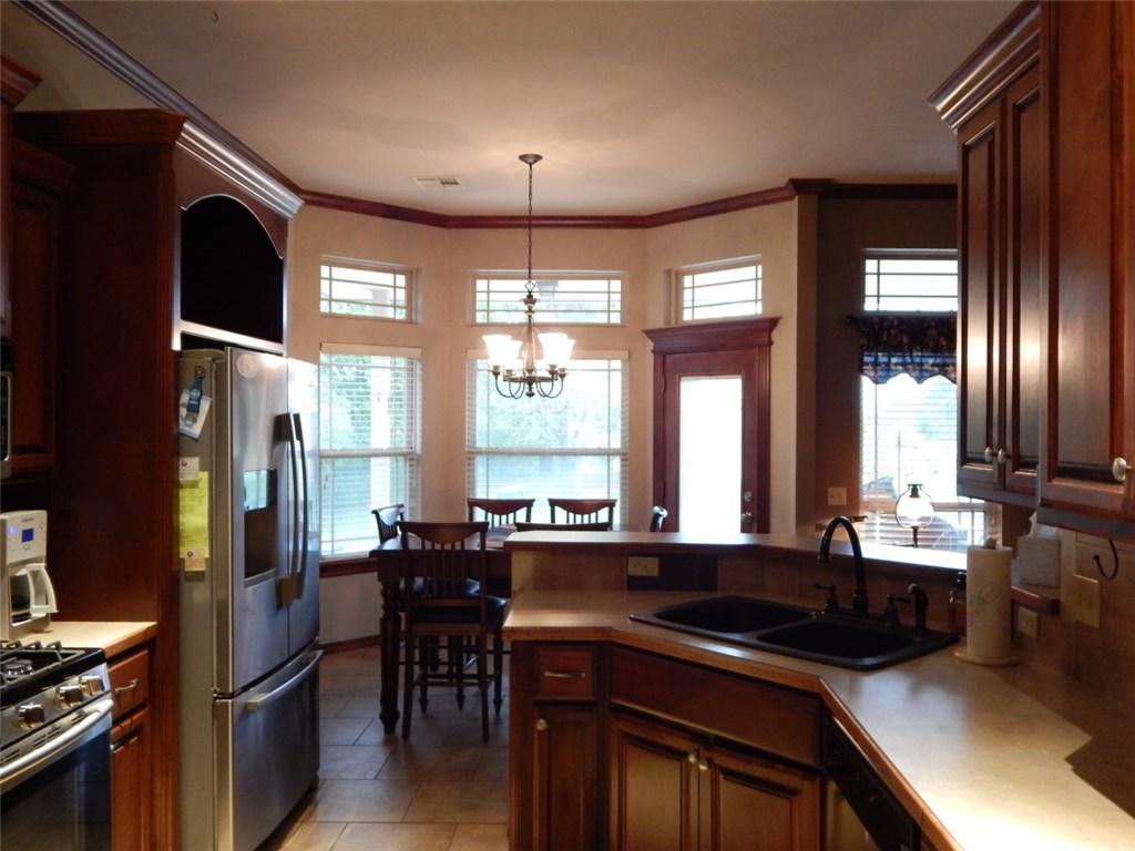 1906 Riviera Dr, Tuttle, OK 73089 photo 6