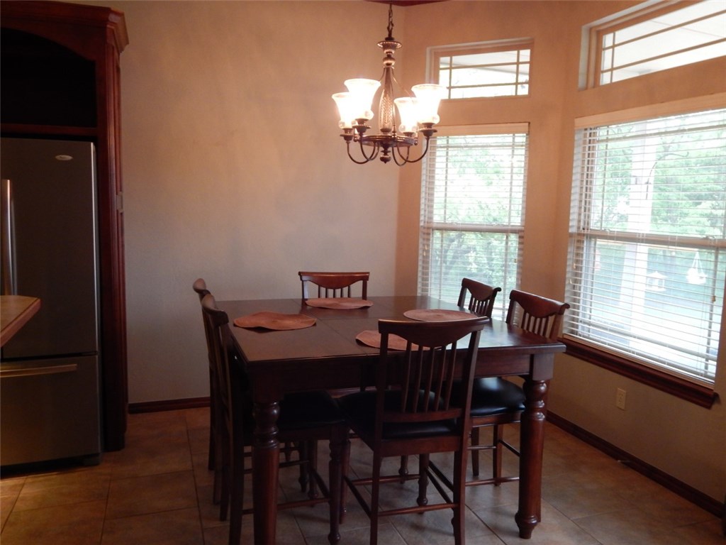 1906 Riviera Dr, Tuttle, OK 73089 photo 9
