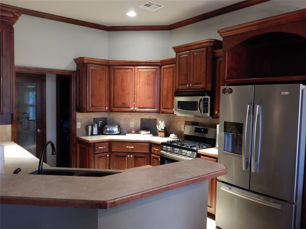 1906 Riviera Dr, Tuttle, OK 73089 photo 4