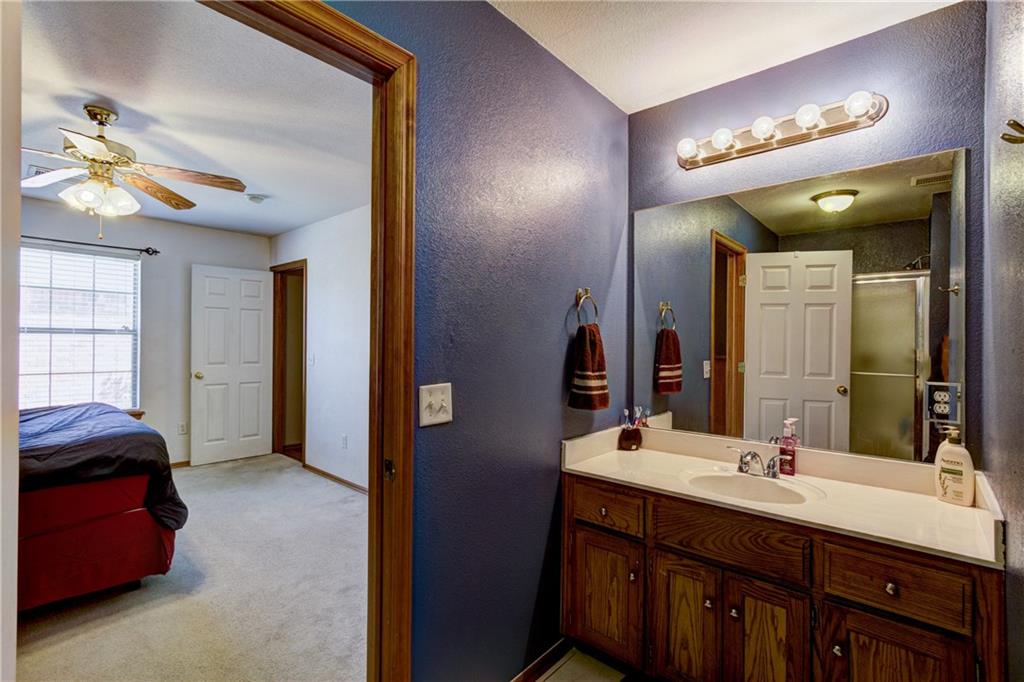 1009 SW 24th, Moore, OK 73170 photo 17