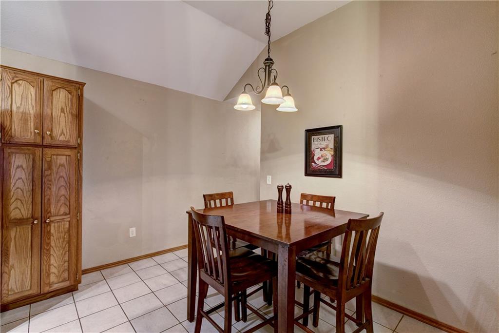 1009 SW 24th, Moore, OK 73170 photo 9