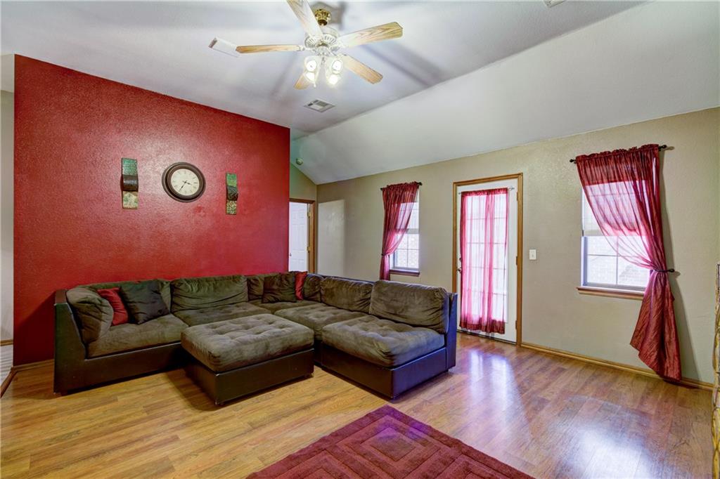 1009 SW 24th, Moore, OK 73170 photo 8