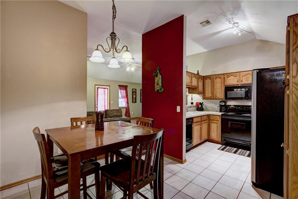 1009 SW 24th, Moore, OK 73170 photo 10