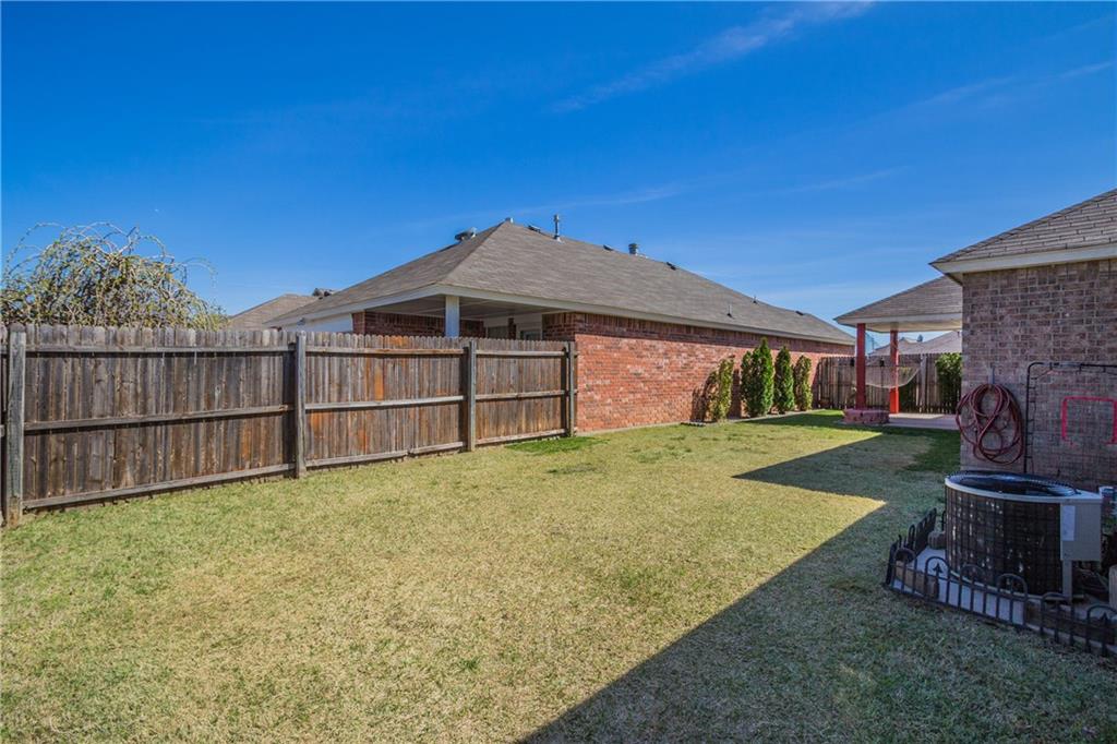 1009 SW 24th, Moore, OK 73170 photo 29