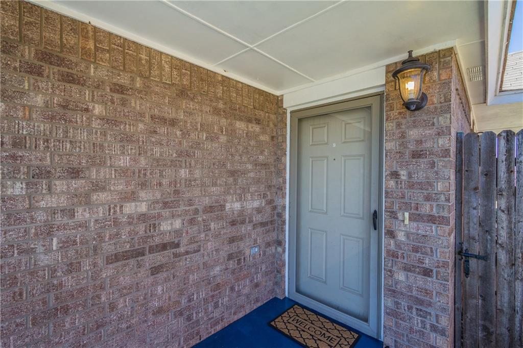 1009 SW 24th, Moore, OK 73170 photo 3