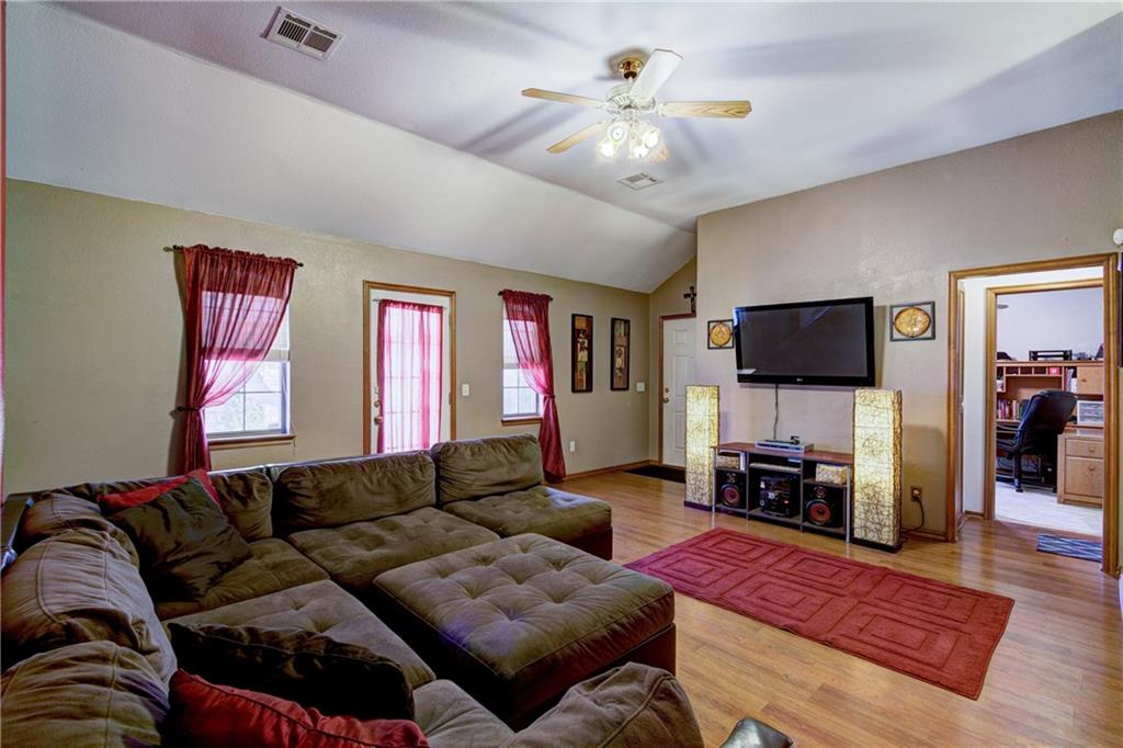 1009 SW 24th, Moore, OK 73170 photo 7