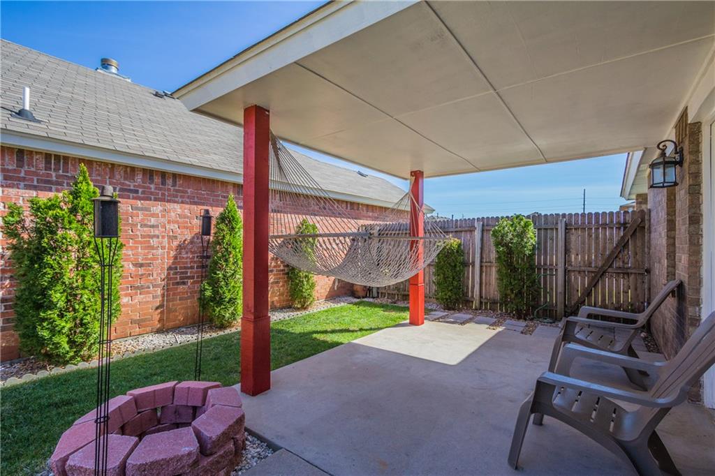 1009 SW 24th, Moore, OK 73170 photo 4