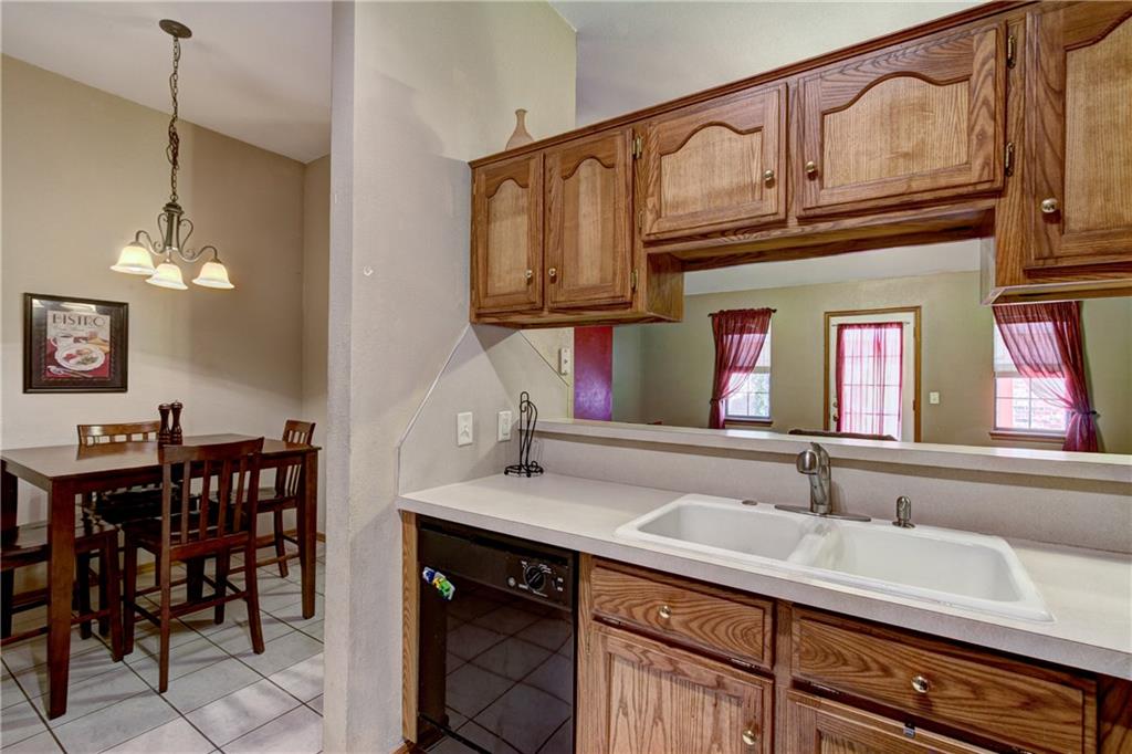 1009 SW 24th, Moore, OK 73170 photo 15