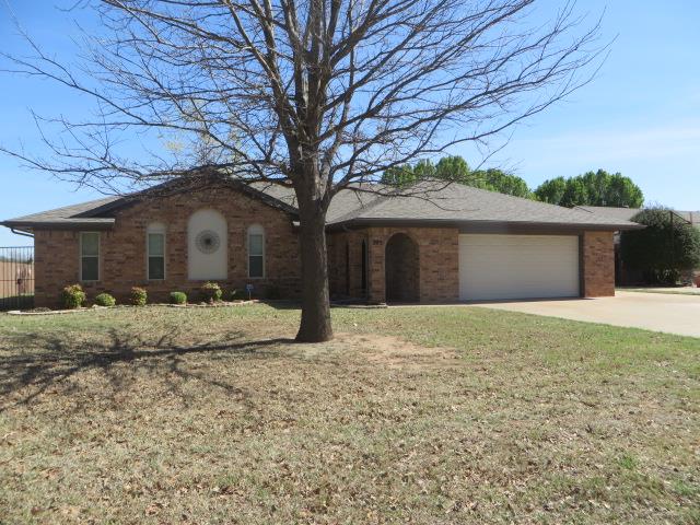 305 Christopher Dr, Chickasha, OK 73018 photo 1