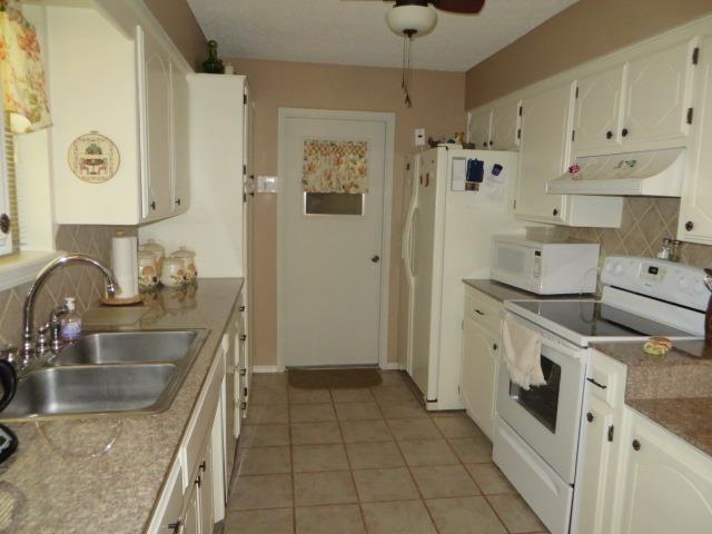 305 Christopher Dr, Chickasha, OK 73018 photo 8