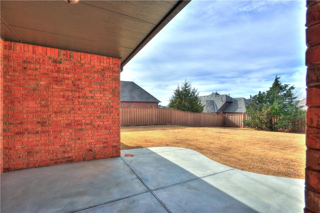 3201 Hillside Dr, Edmond, OK 73012 photo 32