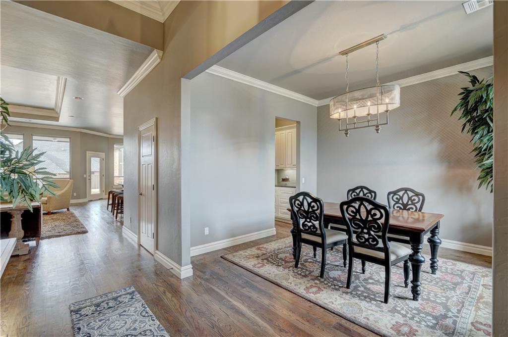 3201 Hillside Dr, Edmond, OK 73012 photo 5