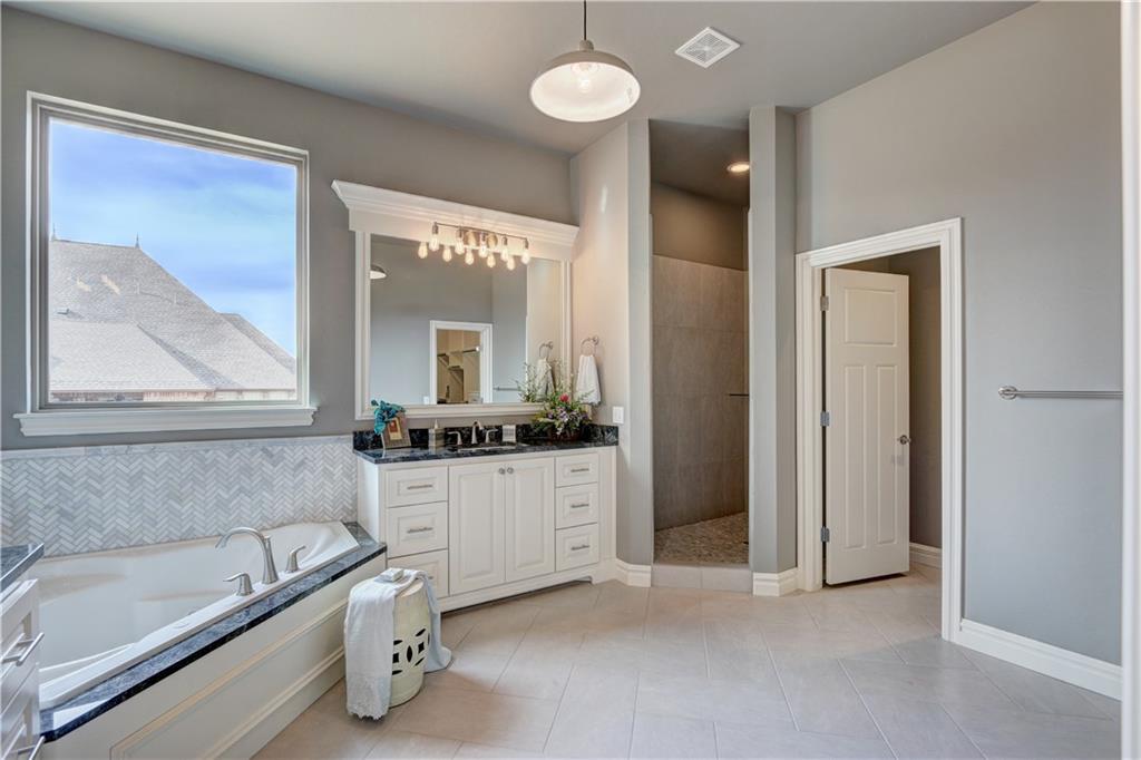 3201 Hillside Dr, Edmond, OK 73012 photo 20