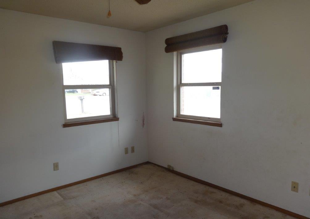 822 Kelli Dr, Watonga, OK 73772 photo 5