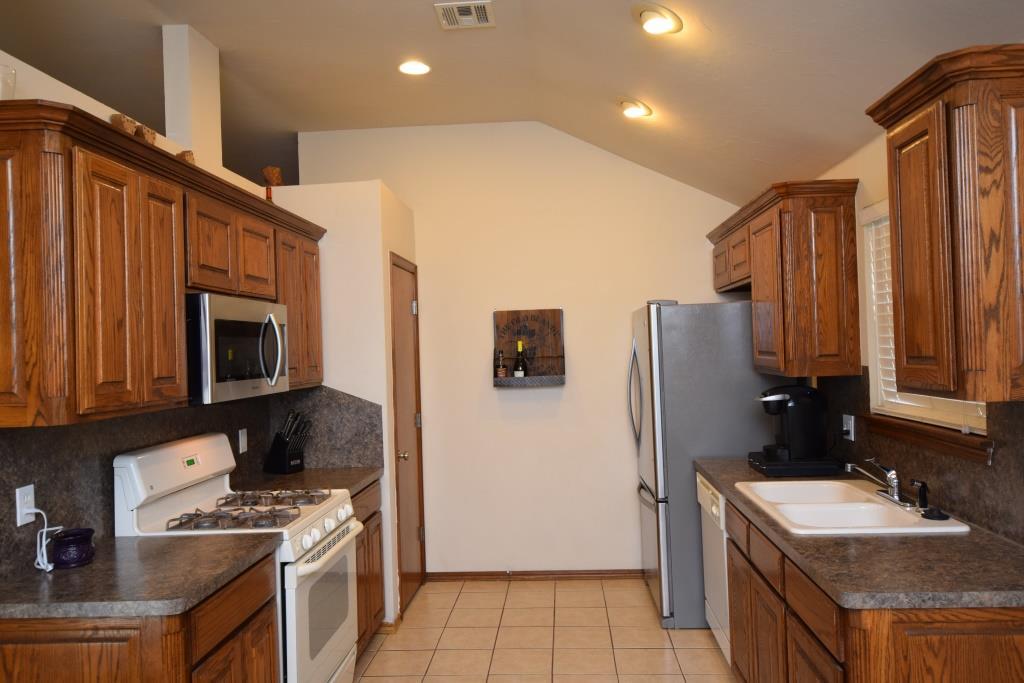 4012 Notting Hill Dr, Moore, OK 73160 photo 11