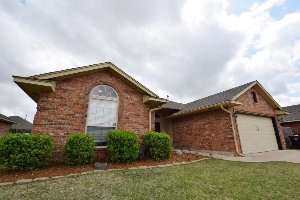 4012 Notting Hill Dr, Moore, OK 73160 photo 3