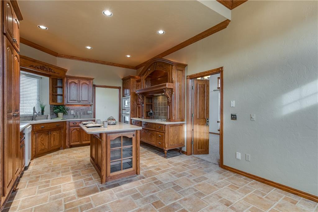 201 Alyssa Ln, Moore, OK 73160 photo 11
