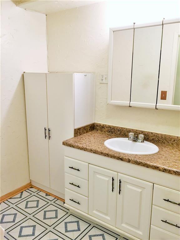 412 N Oak, Crescent, OK 73028 photo 12