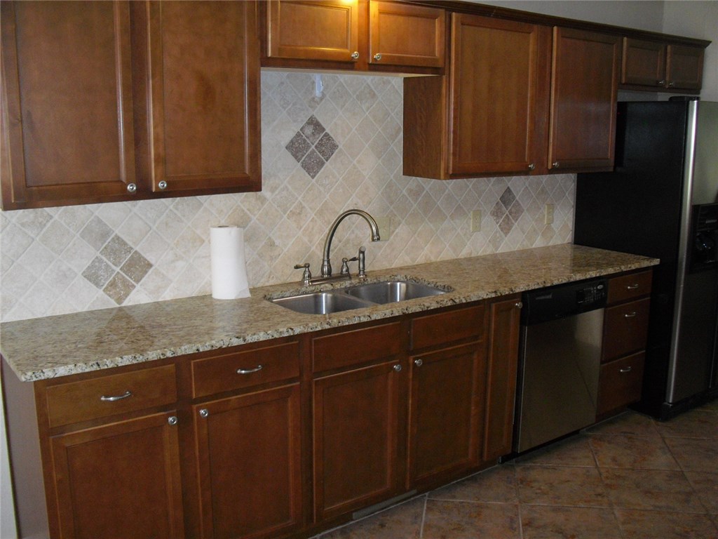 250 Oakridge, Tecumseh, OK 74873 photo 4