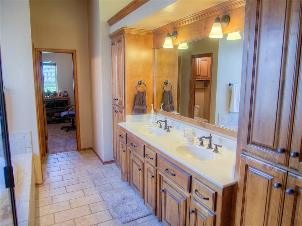 3321 Cypress Ct, Moore, OK 73170 photo 24