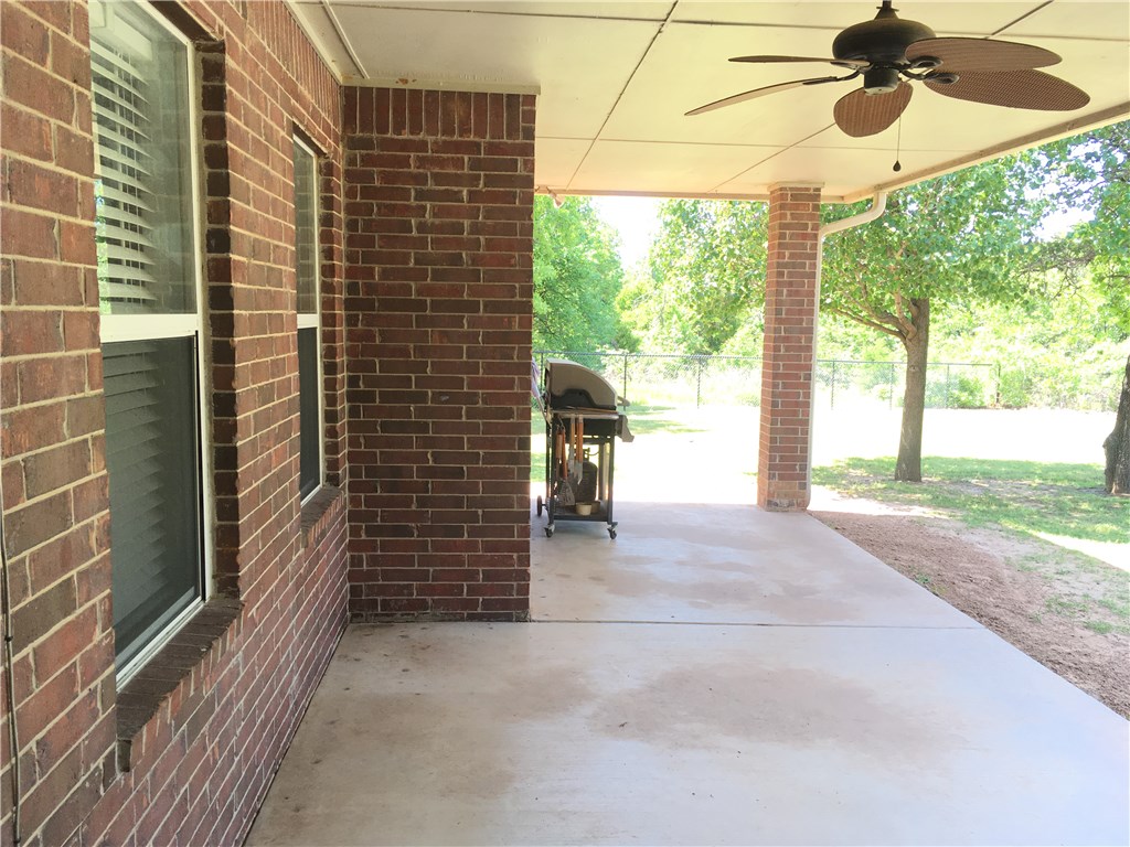 107 Brenda Ln, Mcloud, OK 74851 photo 32